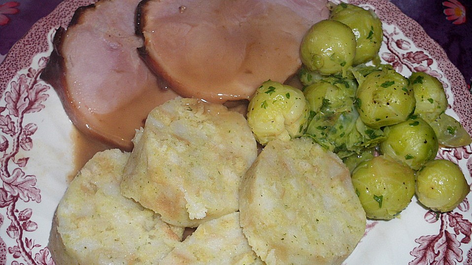 Spanferkel - Rollbraten mit Biersoße und Klößen von gs_pe