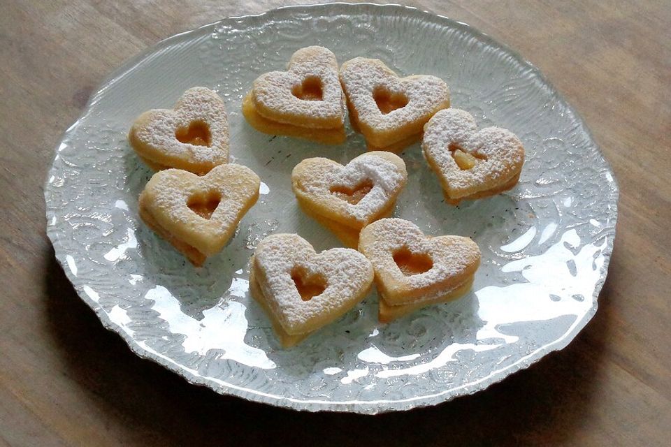 Plätzchen mit Marmeladenfüllung