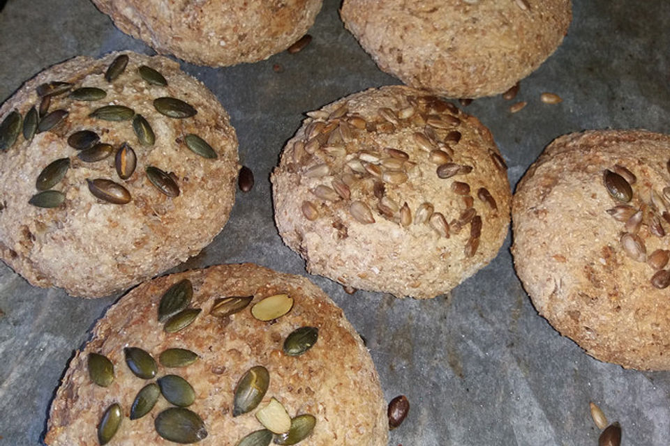 "Halbkorn" - Brötchen von gugel