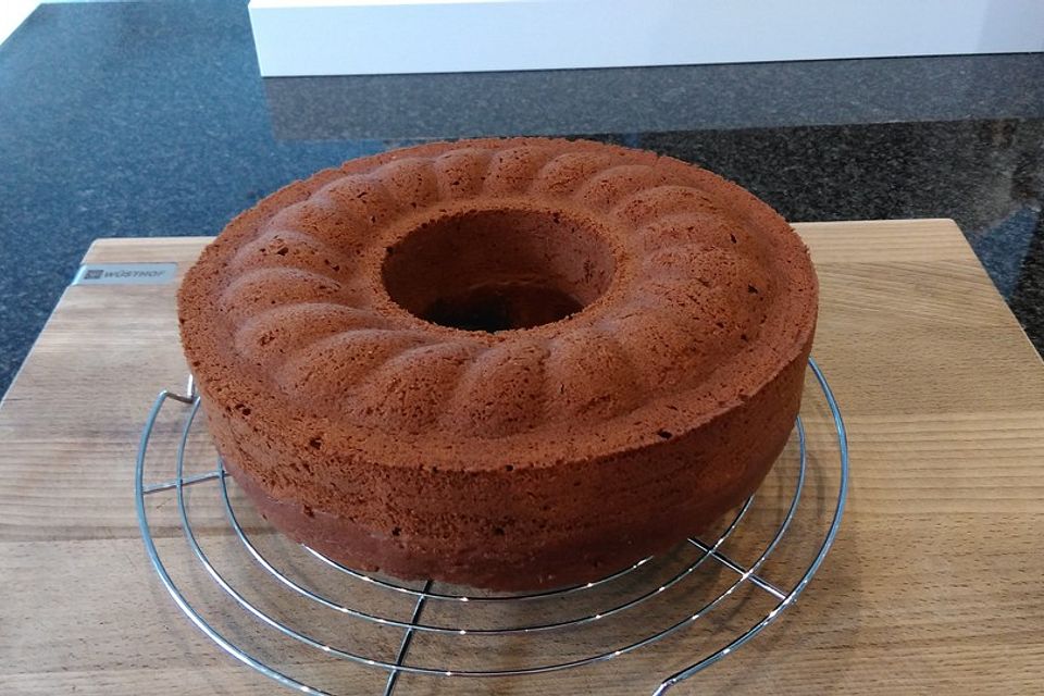 Gewürzkuchen mit Mandeln und Orangensaft