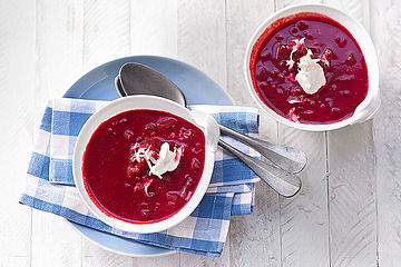 Cremige Rote Bete-Möhren-Suppe
