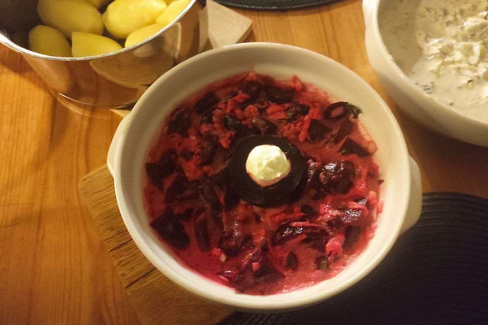 Rote Bete Salat mit Schmand und Apfel