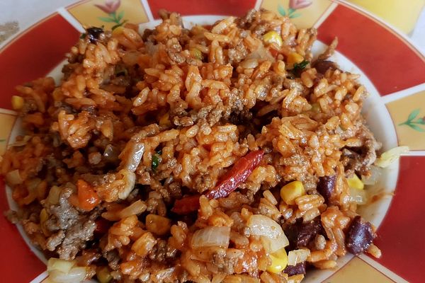 Mexikanische Reispfanne mit Hackfleisch von hellokittybao | Chefkoch
