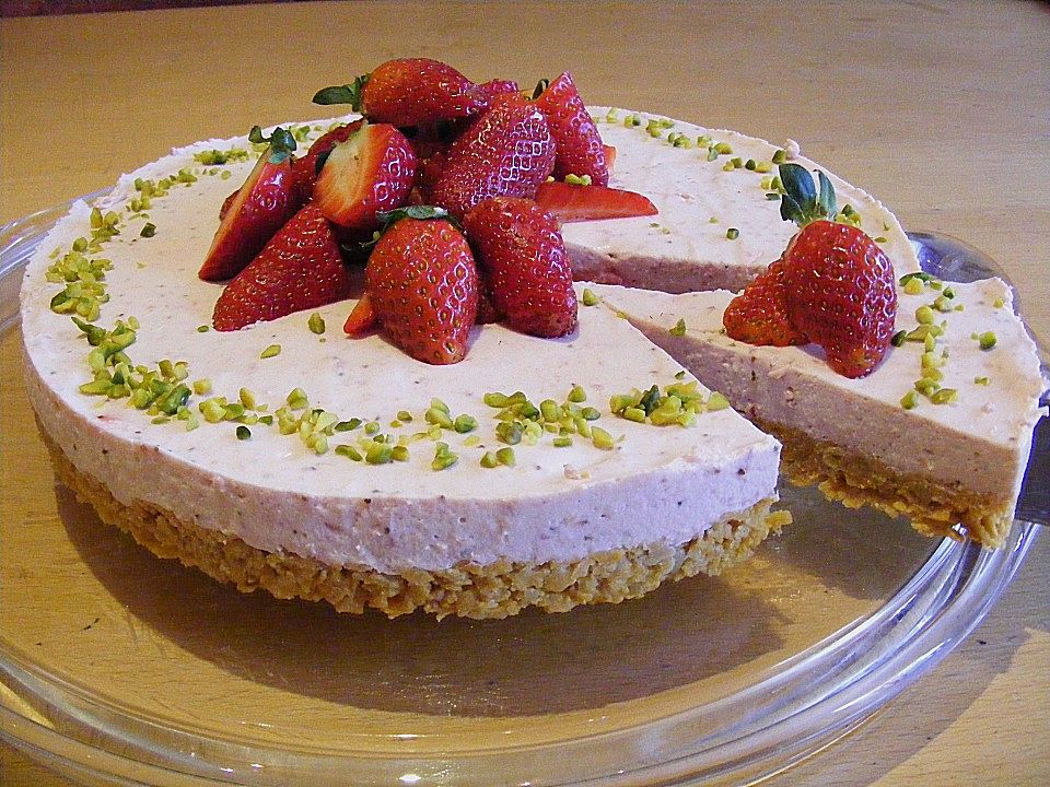 Erdbeer-Torte mit Knusperboden von Tina700| Chefkoch