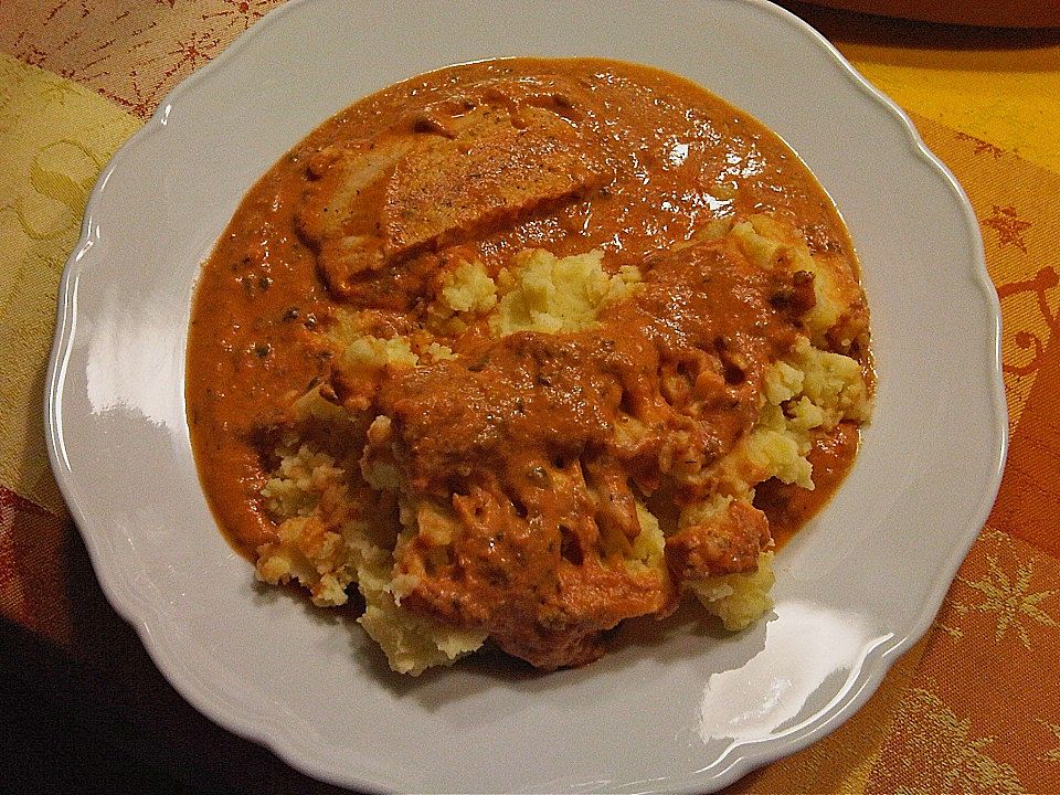 Lachs mit Tomaten - Kapern - Sauce von Susi96| Chefkoch