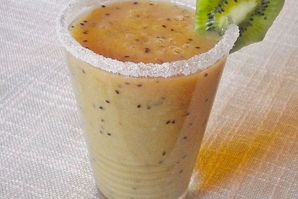 Banane - Kiwi - Orangen - Erdbeersmoothie