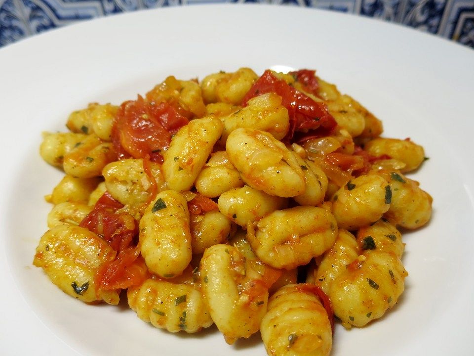 Gnocchi mit Kirschtomaten - Kochen Gut | kochengut.de