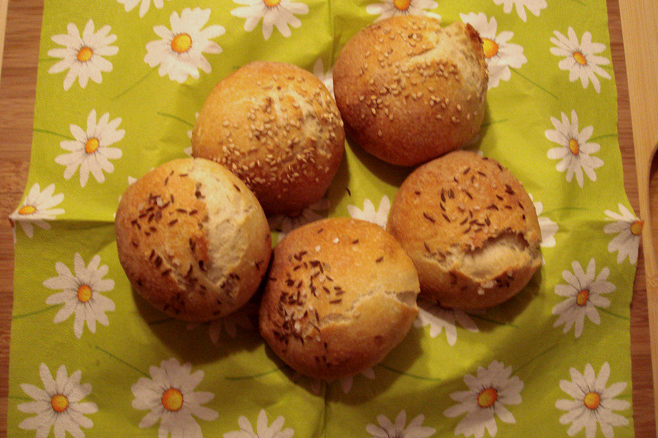 Weizenmischbrötchen