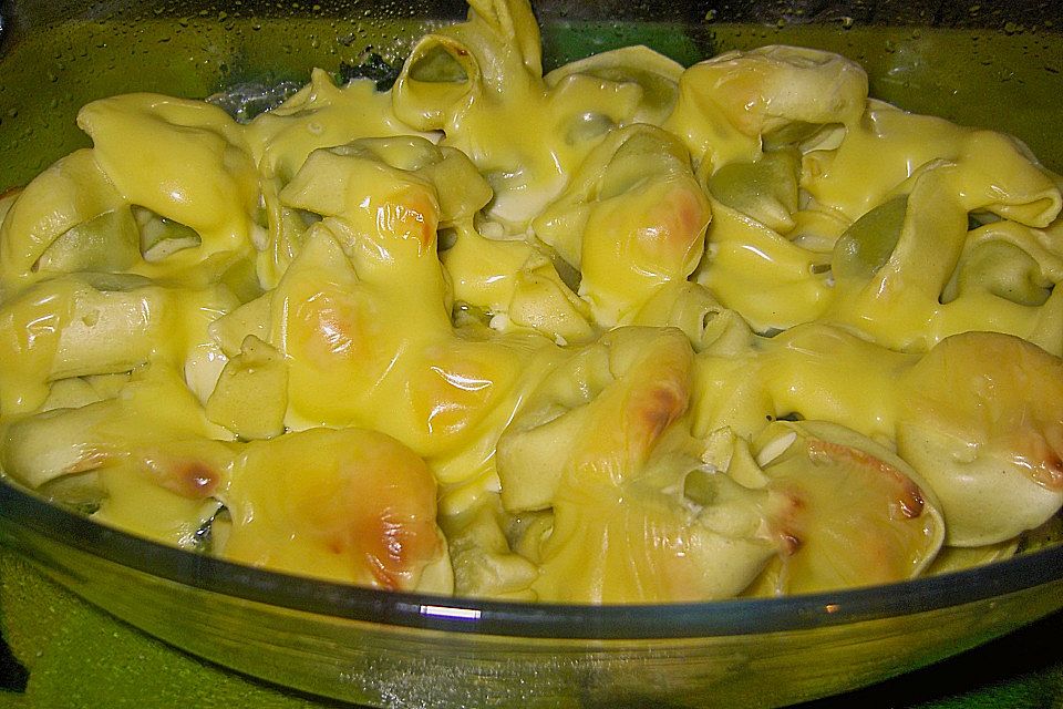 Tortellini und Blattspinat überbacken