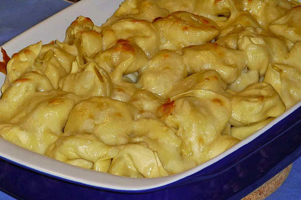 Tortellini und Blattspinat überbacken