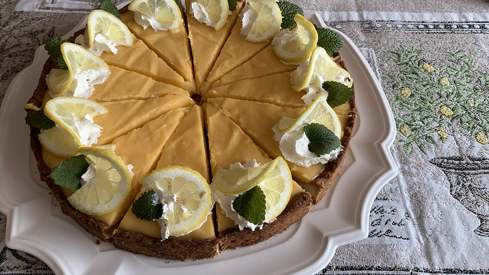 Sommerfrische Zitronentarte von dashonigkuchenpferd