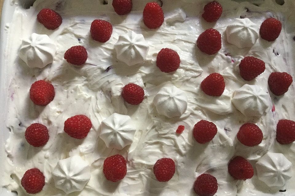 Mascarpone - Quarkcreme mit Himbeeren und Baiser