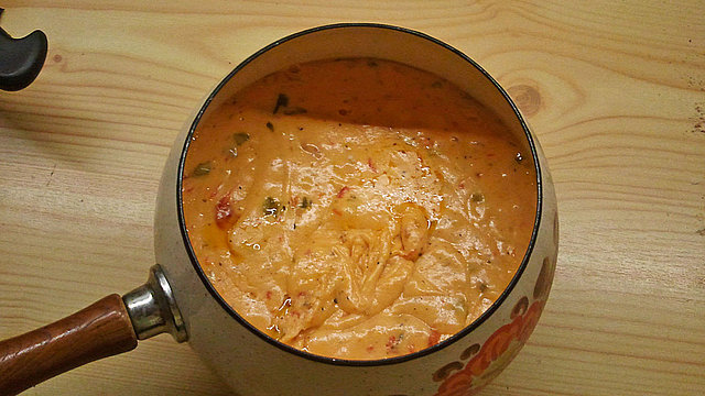 Käsefondue italienische Art mit Tomaten und Paprikaschote von RoBaLu