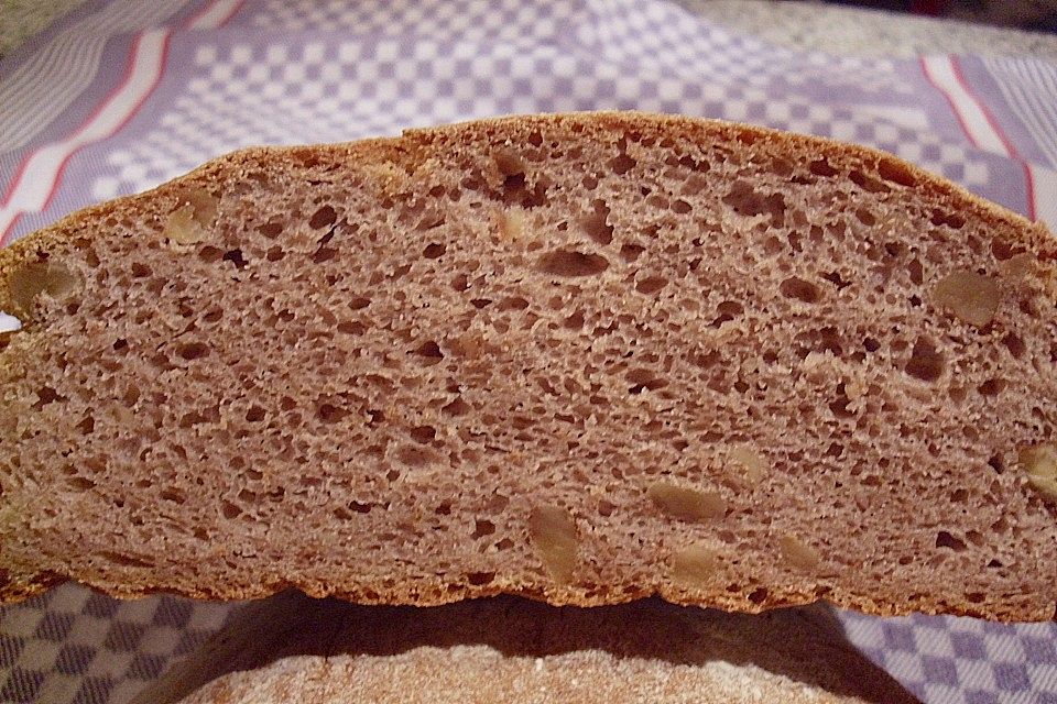 Walnussmischbrot Walnussmischbrot