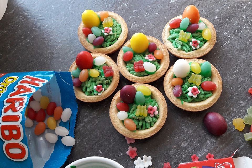 Wildkrauts Osternester aus Mürbeteig