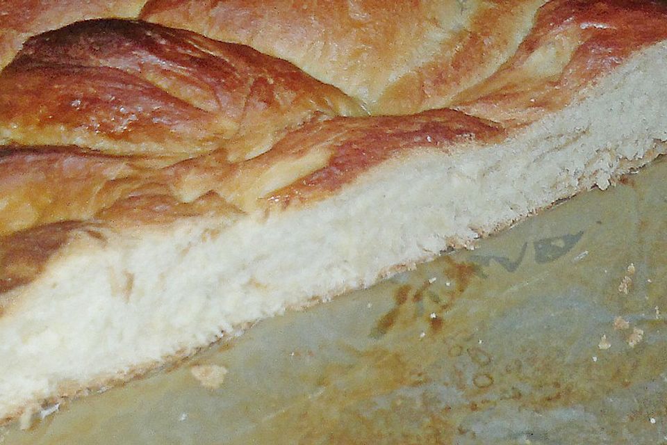 Hefezopf mit Dulce de Leche Hefezopf mit Dulce de Leche