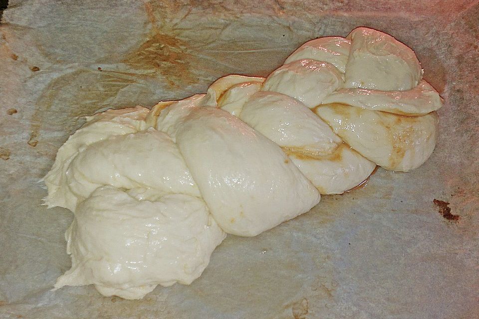 Hefezopf mit Dulce de Leche Hefezopf mit Dulce de Leche