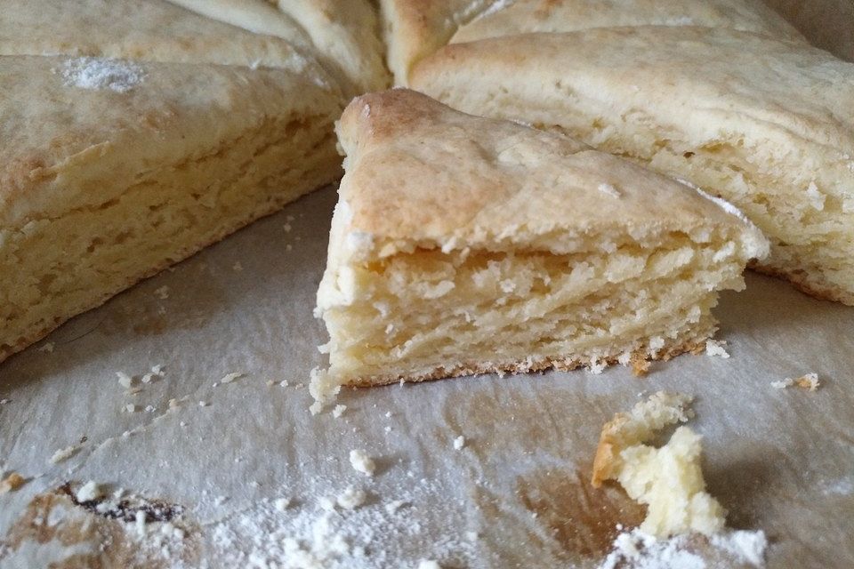 Scones mit Aprikosen und Frischkäse