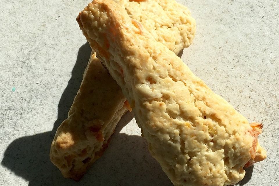 Scones mit Aprikosen und Frischkäse