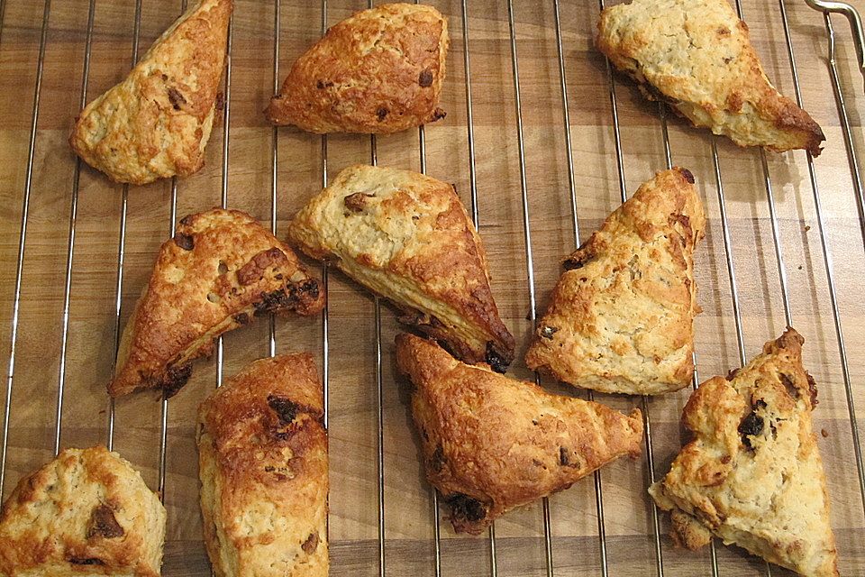 Scones mit Aprikosen und Frischkäse