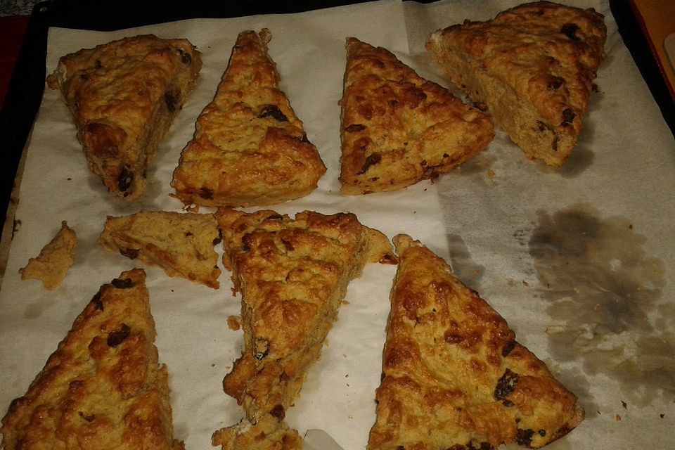 Scones mit Aprikosen und Frischkäse