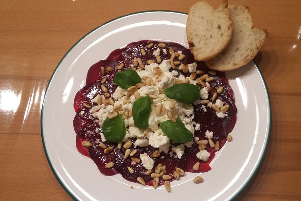 Rote Bete Salat mit Schafkäse & Balsamico - Dressing