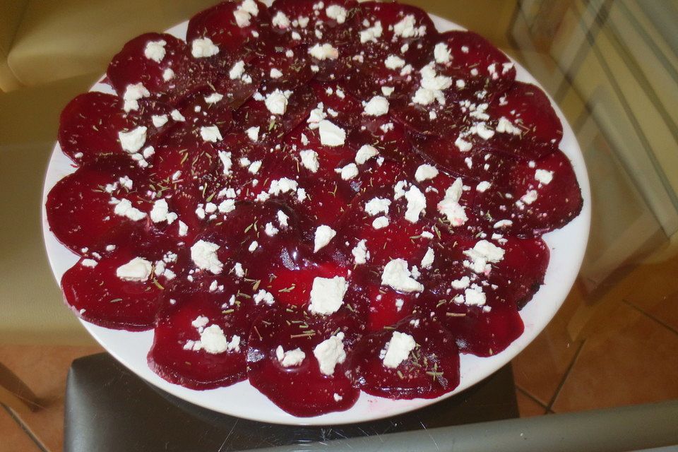 Rote Bete Salat mit Schafkäse & Balsamico - Dressing