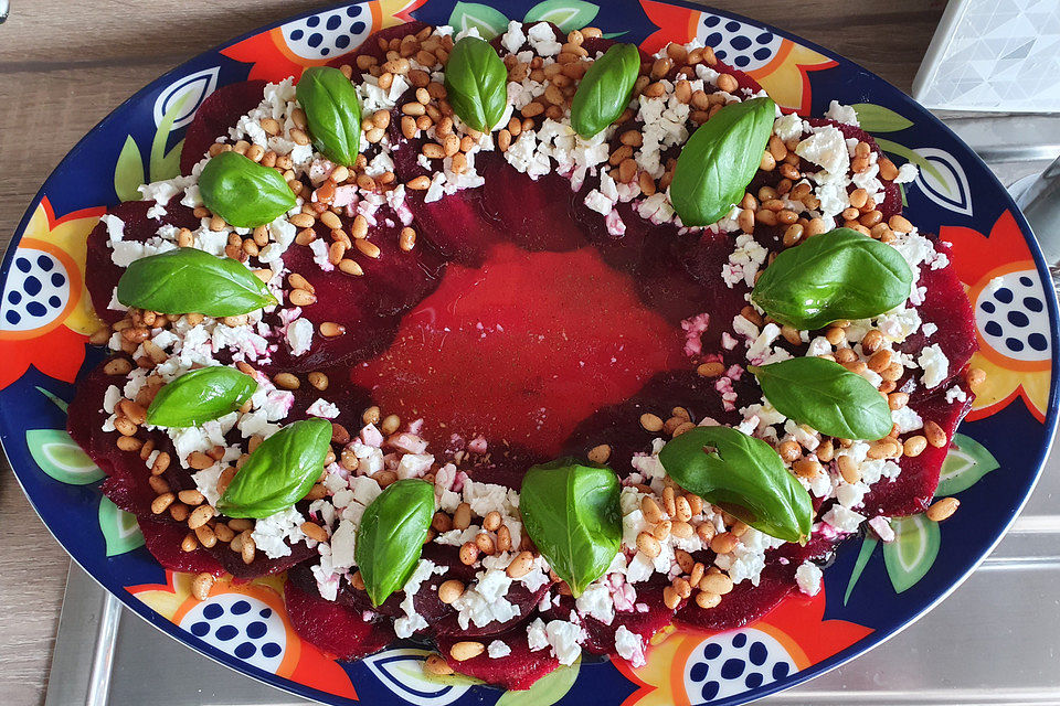 Rote Bete Salat mit Schafkäse & Balsamico - Dressing