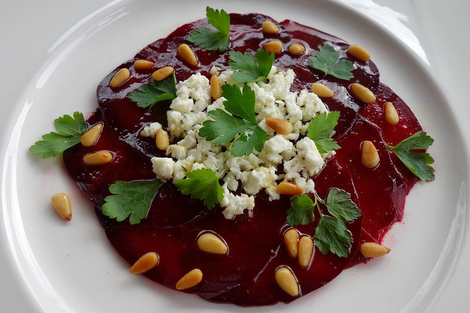 Rote Bete Salat mit Schafkäse & Balsamico - Dressing