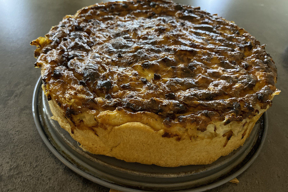 Apfel - Zwiebelkuchen mit Quarkteigboden