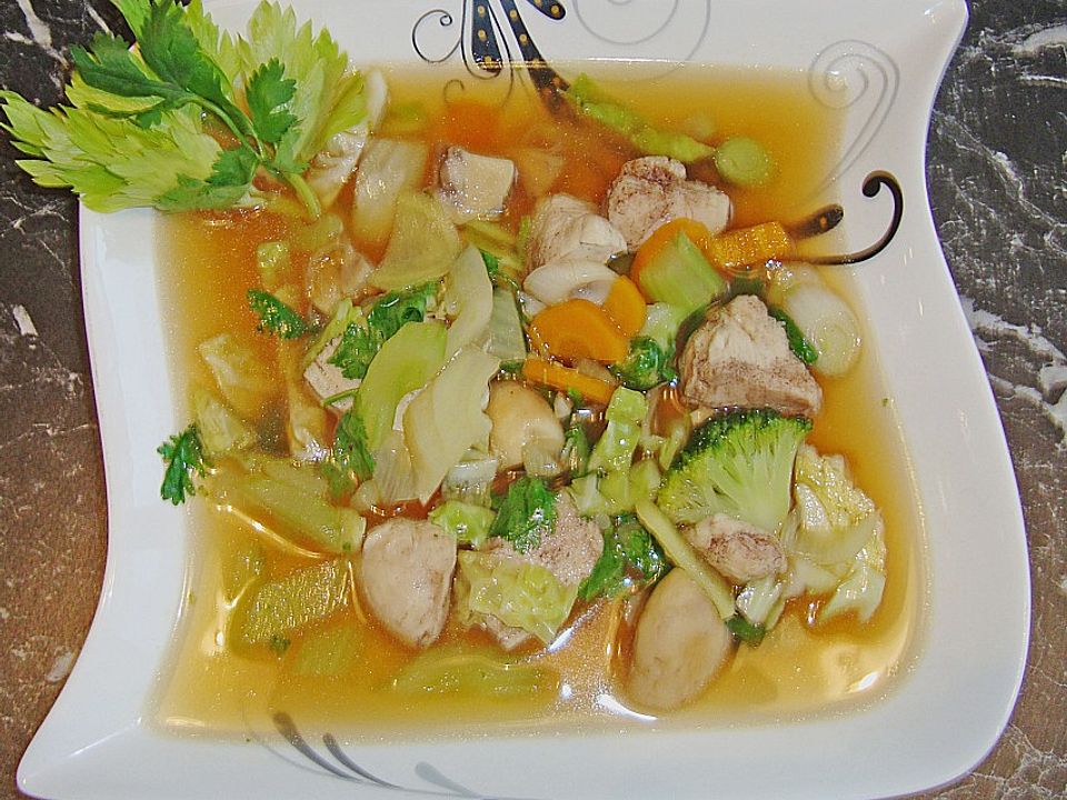 Chinesische Gemüsesuppe mit Hühnerfleisch von mariowindi| Chefkoch