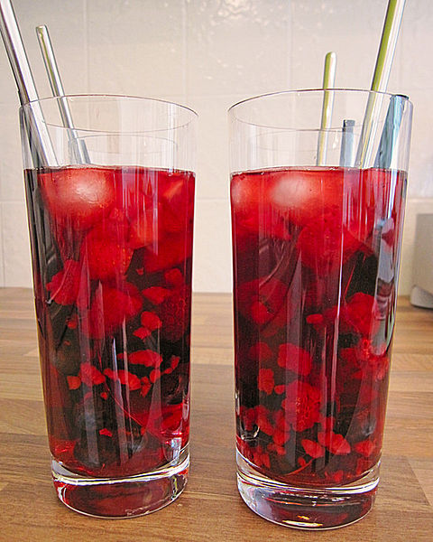 Fruchtige Sommerbowle mit oder ohne Alkohol von Zuckerperlchen