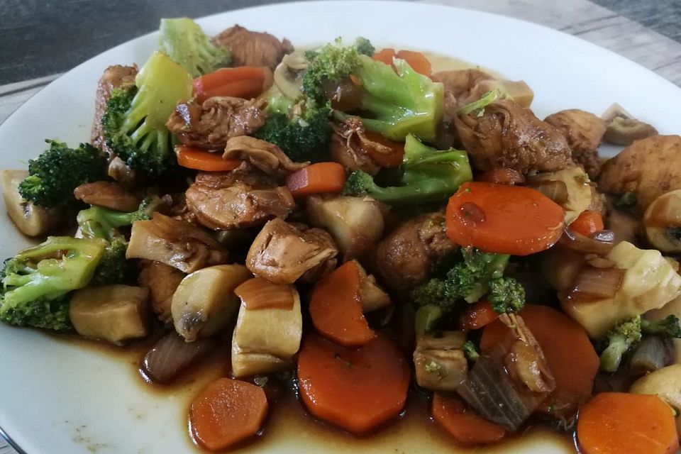 Chinesische Hähnchenbrust mit Brokkoli