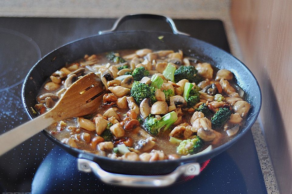 Chinesische Hähnchenbrust mit Brokkoli