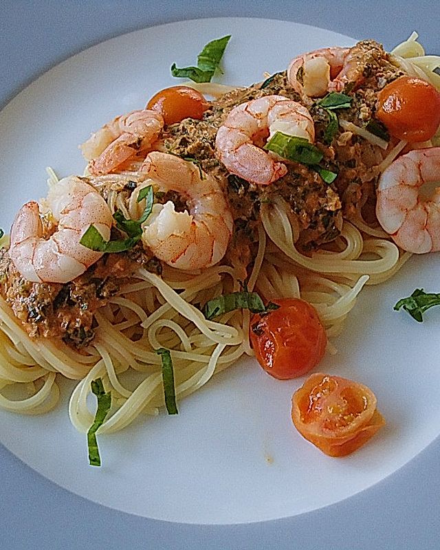 Spaghetti mit Garnelen in Tomaten - Rahm Soße und Bärlauch