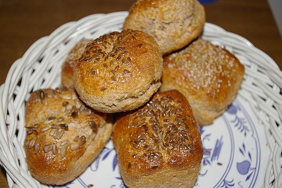 Schnelle Vollkornbrötchen aus Quark - Ölteig