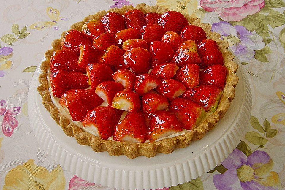 Tarte mit Erdbeeren und Orangencreme