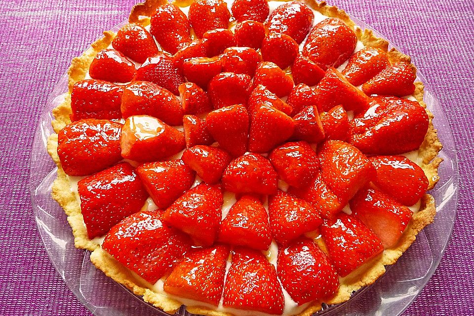 Tarte mit Erdbeeren und Orangencreme