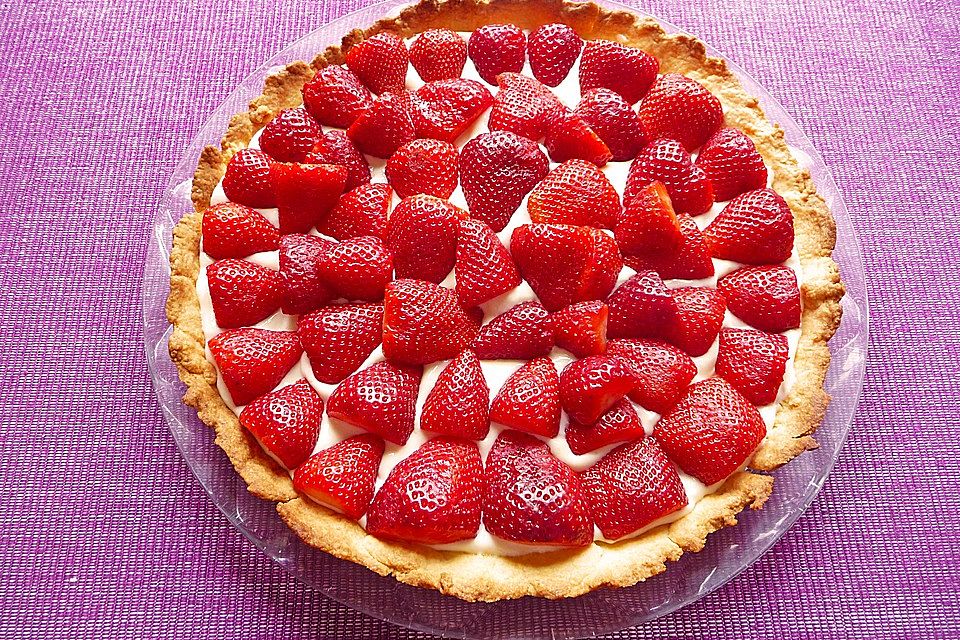 Tarte mit Erdbeeren und Orangencreme