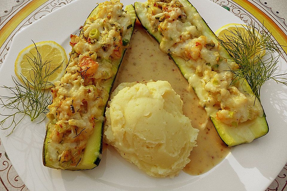 Zucchini mit Fisch - Garnelen - Füllung