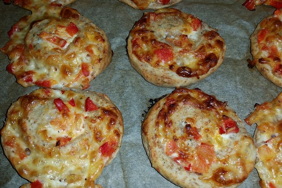 Hefeschnecken mit Paprika für das Baby und Kleinkind