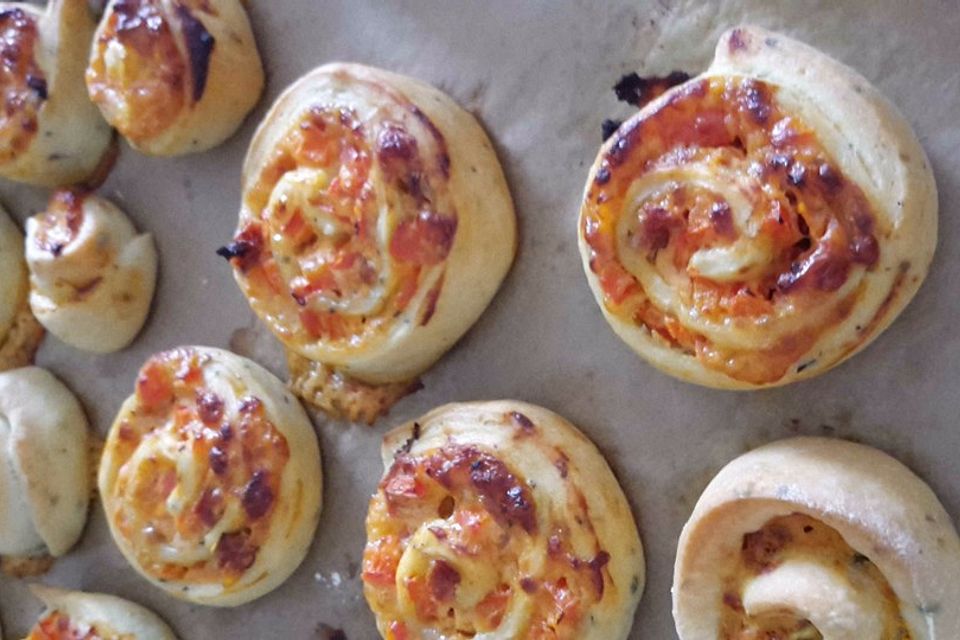 Hefeschnecken mit Paprika für das Baby und Kleinkind