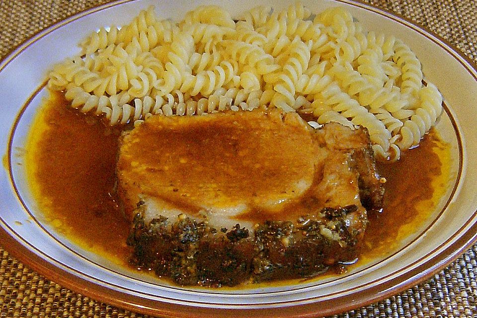 Schweinebraten mit  Bärlauch - Senf - Kruste