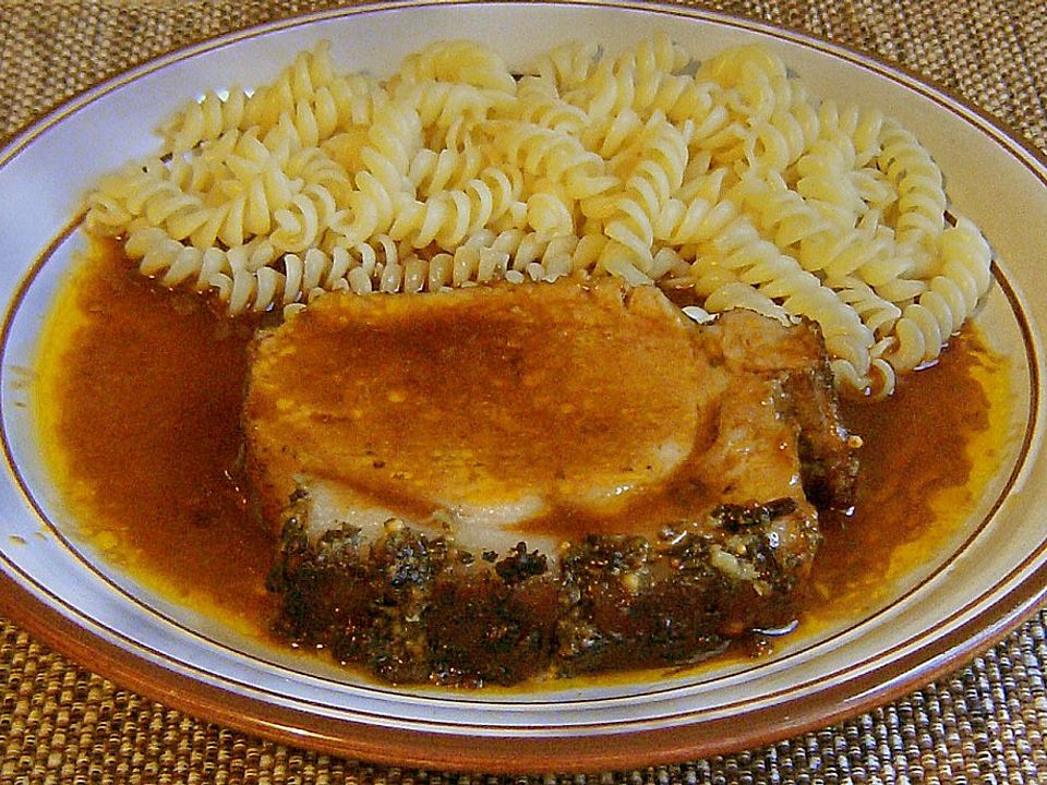 Schweinebraten mit Bärlauch - Senf - Kruste von Maitre-de-la-maison ...
