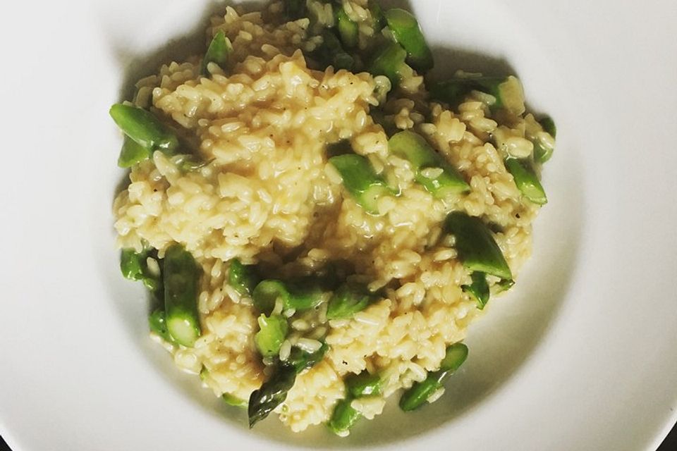 Risotto mit grünem Spargel und Parmesan