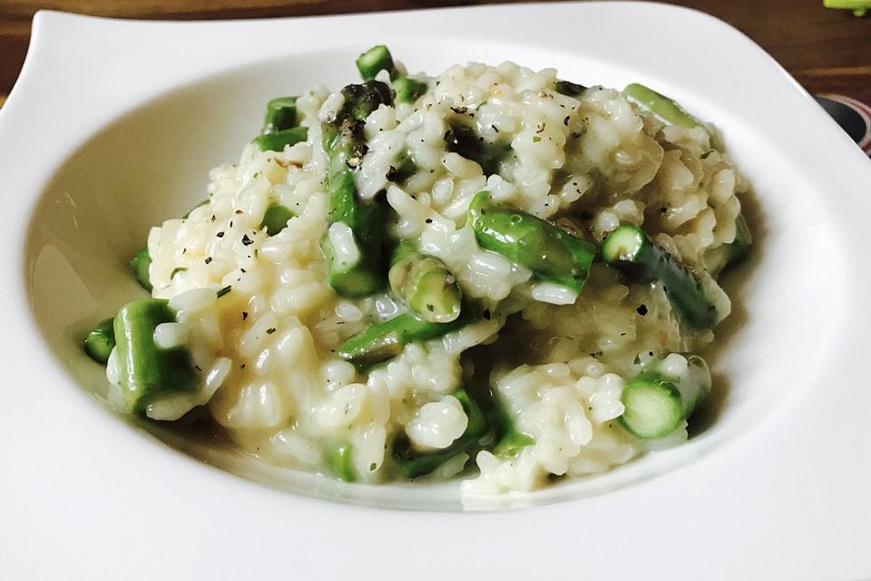 Risotto mit grünem Spargel und Parmesan