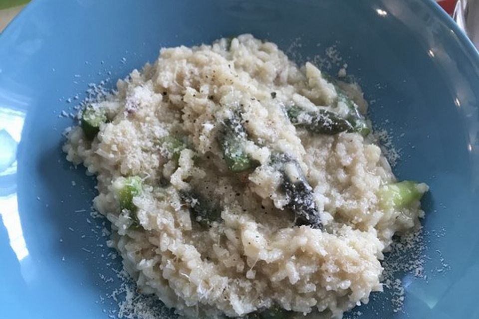 Risotto mit grünem Spargel und Parmesan