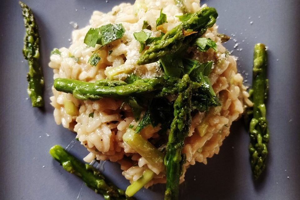 Risotto mit grünem Spargel und Parmesan