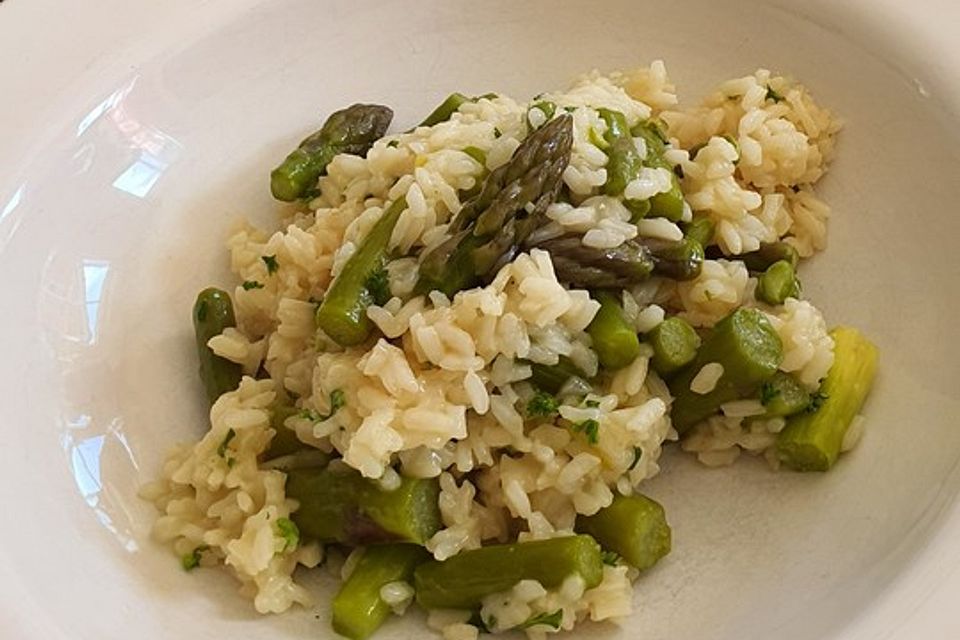 Risotto mit grünem Spargel und Parmesan