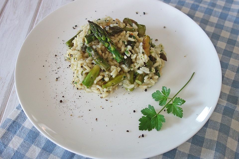 Risotto mit grünem Spargel und Parmesan